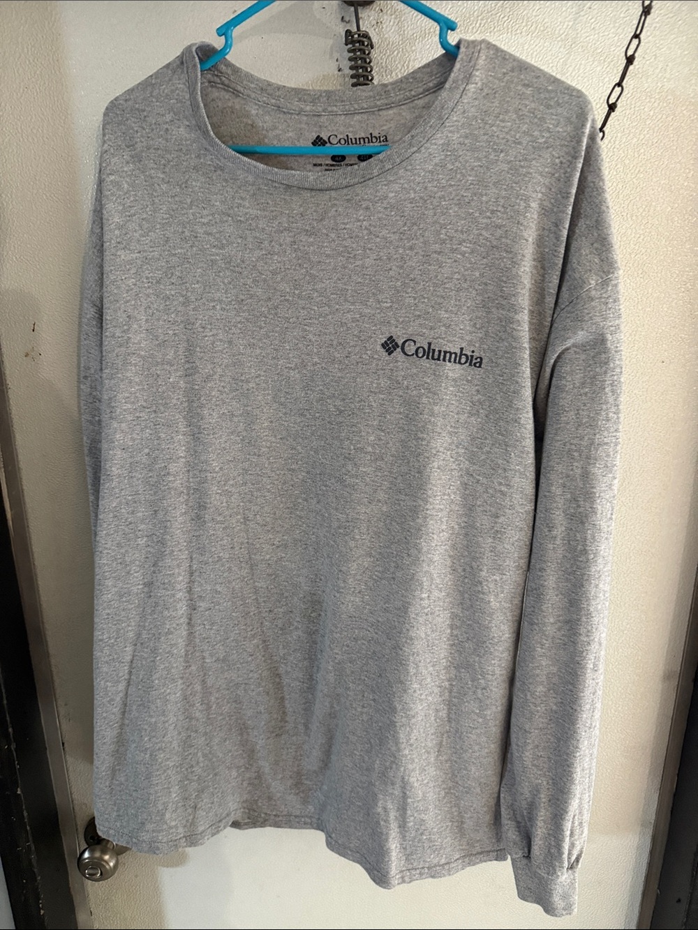 Columbia Light Grey Crewneck Long Sleeve Shirt